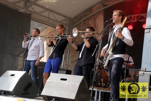 Hoerinfarkt (D) 18. This Is Ska Festival - Wasserburg, Rosslau 27. Juni 2014 (14).JPG